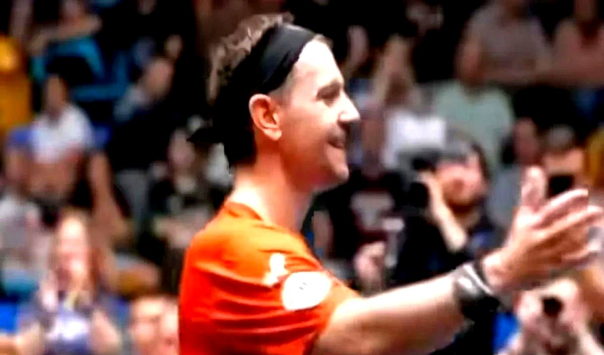 熊猫体育下载-波兰乒乓球队鏖战中国乒乓球队，波尔关键制胜